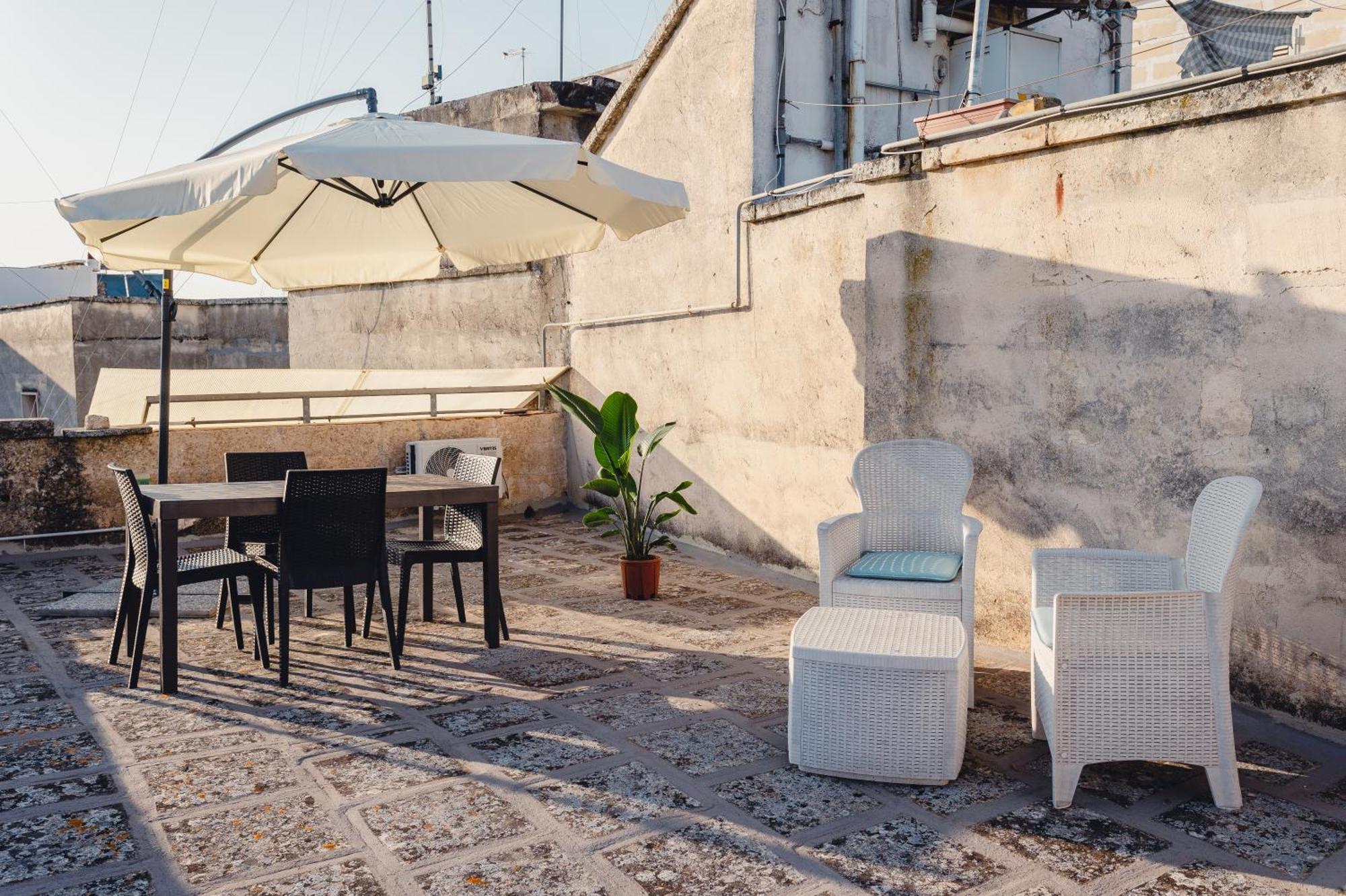 Convivo Apartment Palazzo Galateo - Private Rooftop Terrace 莱切 外观 照片