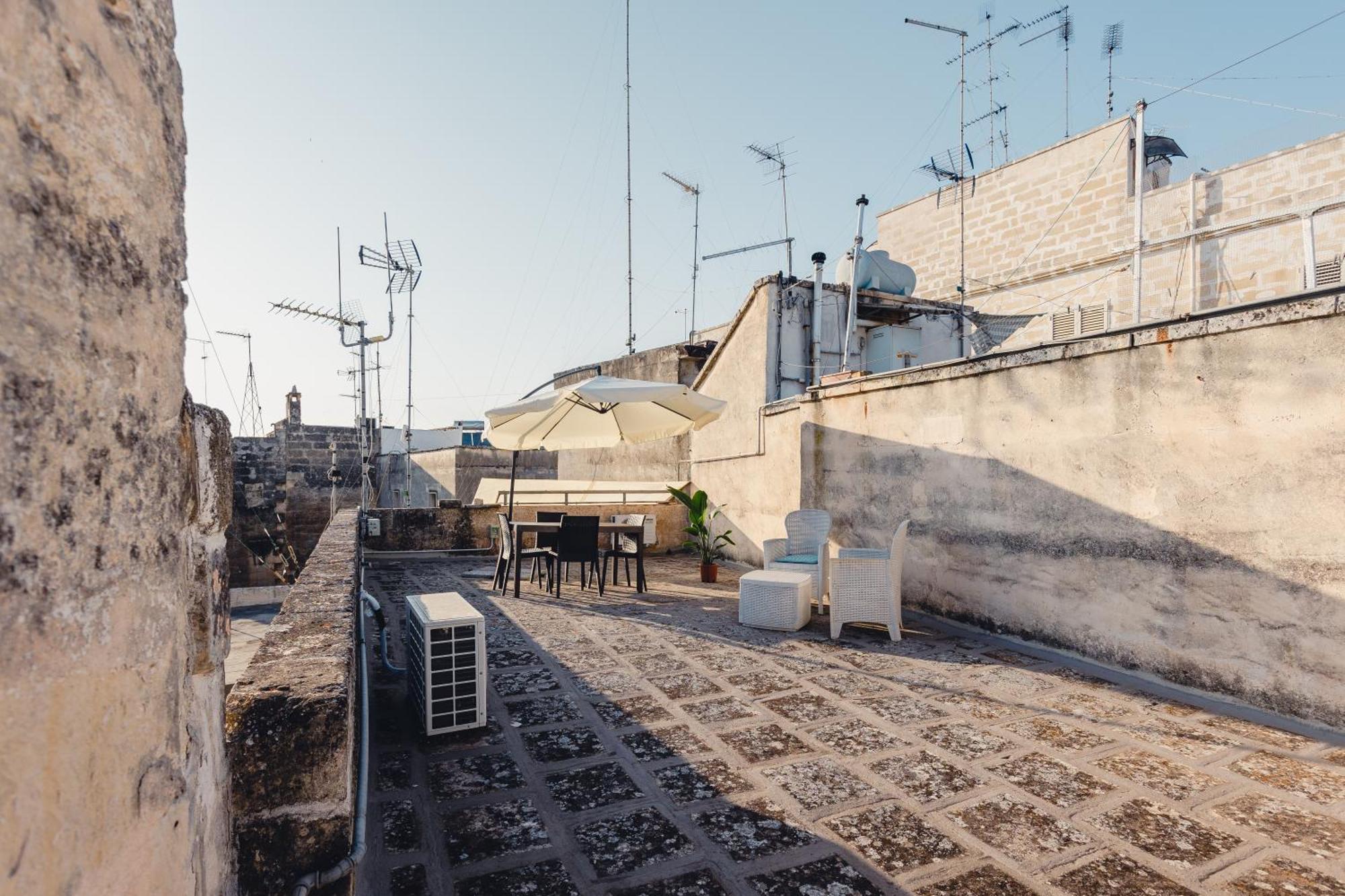 Convivo Apartment Palazzo Galateo - Private Rooftop Terrace 莱切 外观 照片